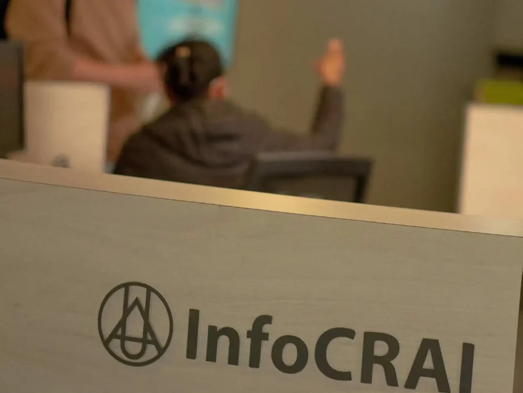 Punto de atención InfoCRAI en la Universidad de América.