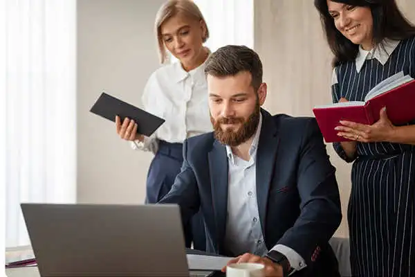 Consejo Superior de la Universidad de América en reunión de planeación.