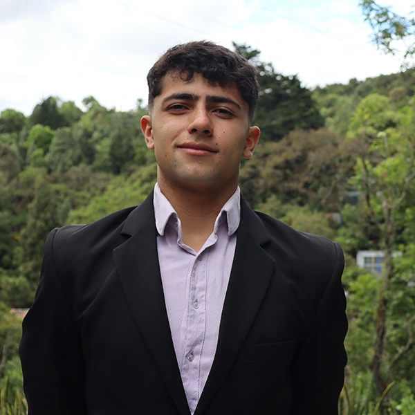 Estudiante de Economía de la Universidad de América