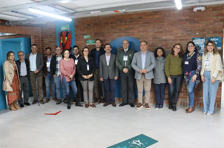 La Universidad de América participó en un encuentro junto a ASCUN y el Foro de Universidades por la Paz para fortalecer la articulación académica por la paz en Colombia.