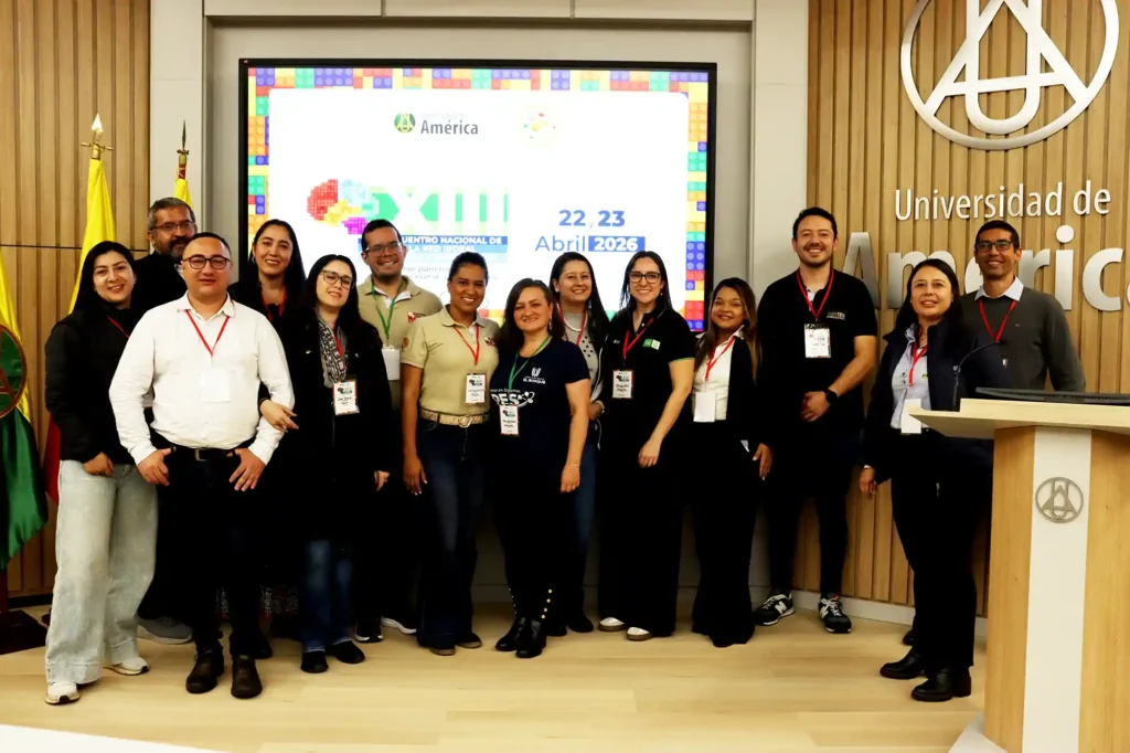 Apertura del XIII Encuentro Nacional de la Red IDDEAL en la Universidad de América, espacio académico enfocado en innovación educativa y aprendizaje aplicado en ingeniería.