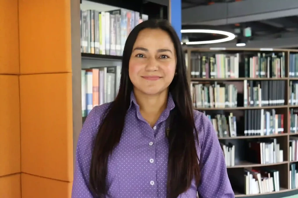 Astrid Gómez, egresada de Ingeniería de Petróleos de la Universidad de América.