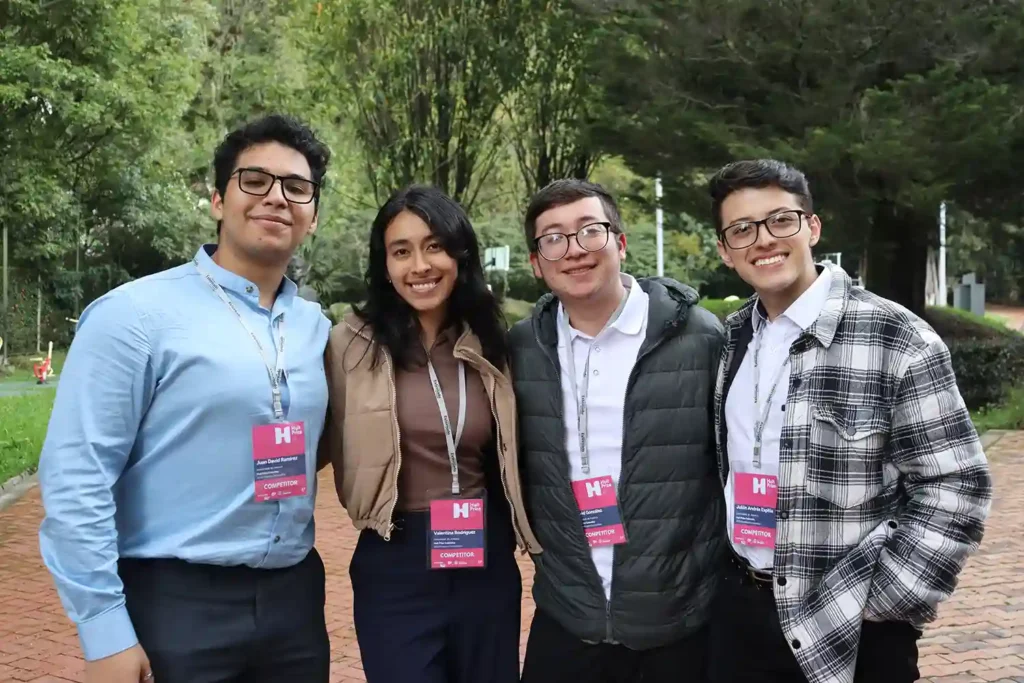 Equipo de EcoCoco, emprendimiento de solución sostenible para la cadena de frío, durante el Hult Prize Colombia 2026.