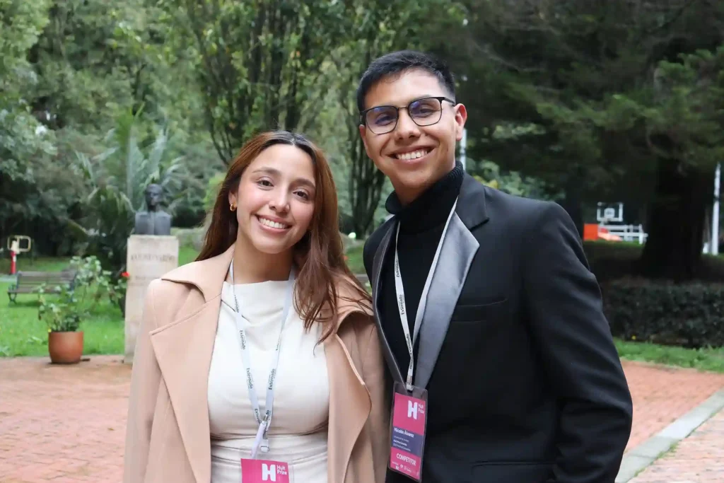Integrantes de IAxtion Tech, emprendimiento de inteligencia artificial para MIPYMES, durante el Hult Prize Colombia 2026.