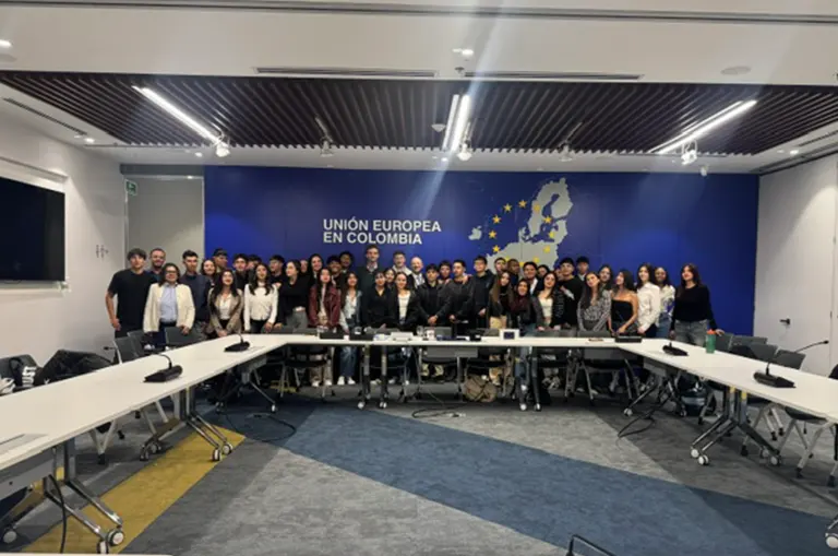 Estudiantes de Negocios Internacionales fortalecen su visión global