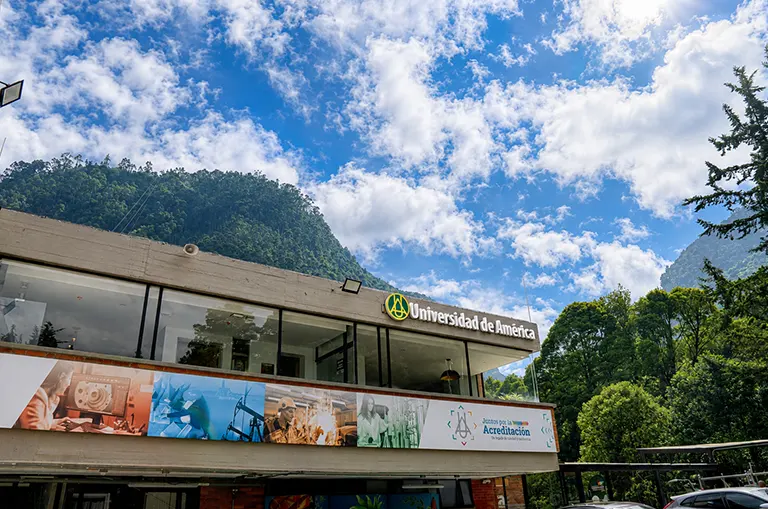Universidad de América renueva el registro calificado único de Negocios Internacionales