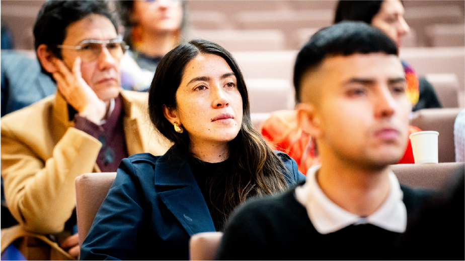 Participantes de la Plenaria de la Red Alumni durante el encuentro de instituciones de educación superior para fortalecer la gestión de egresados.