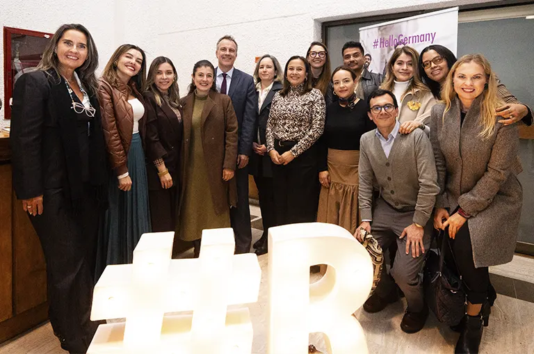 Representantes de la Universidad de América, el DAAD, la MIDICI, la Cancillería y otras instituciones durante el encuentro para fortalecer la Diplomacia Científica entre Colombia y Alemania.